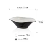 23x16 cm ölçülerinde, 7,3 cm yüksekliğe ve 700 ml hacme sahip dışı parlak siyah içi beyaz dalgalı oval HappyChef melamin mini açık büfe meze ve sos sunum kasesi.