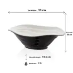 33x23 cm ölçülerinde, 10,5 cm yüksekliğe ve 2 litre hacme sahip dışı parlak siyah içi beyaz dalgalı oval HappyChef melamin açık büfe salata ve meze sunum kasesi.