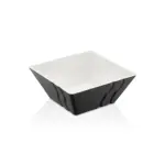 24x24 cm ölçülerinde, 10 cm yüksekliğe ve 3 litre hacme sahip dışı kendinden dalga desenli parlak siyah içi beyaz kare HappyChef melamin açık büfe salata, meze ve teşhir kasesi.