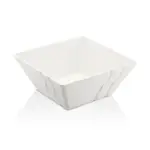 30x30 cm ölçülerinde, 12,5 cm yüksekliğe ve 6,4 litre hacme sahip kendinden dalga desenli parlak beyaz kare HappyChef melamin açık büfe salata reyonu ve ziyafet teşhir kasesi.