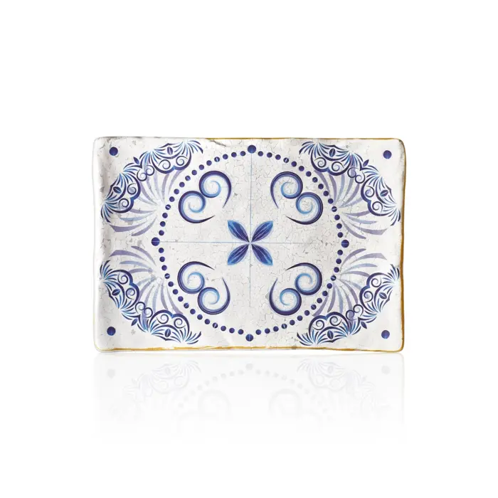 34,1x23,6 cm ölçülerinde, 3,3 cm yüksekliğe sahip antik beyaz çatlatma zeminli mavi Helenistik çini desenli dikdörtgen HappyChef açık büfe sunum ve meze teşhir tabağı.
