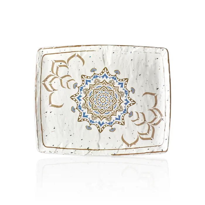 32,5x26,5 cm ölçülerinde, 2,2 cm yüksekliğe sahip krem terrazzo zeminli mavi ve kahverengi Akdeniz mandala desenli geniş dikdörtgen HappyChef açık büfe sunum ve meze teşhir tabağı.