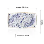 32,5x17,6 cm ölçülerinde, 2,2 cm yüksekliğe sahip antik beyaz çatlatma zeminli mavi Helenistik çini desenli dar uzun dikdörtgen HappyChef açık büfe sunum ve meze teşhir tabağı.