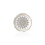 16 cm çapında, 2,4 cm yüksekliğe sahip krem terrazzo zeminli mavi ve kahverengi çini mandala desenli yuvarlak HappyChef mini sunum tabağı ve porsiyonluk meze teşhir kasesi.